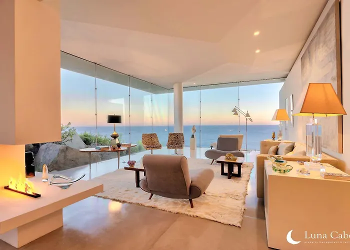 Pedregal Waterfront - Heated Pool & Views Villa