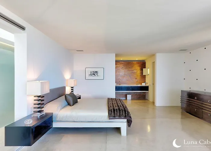 Pedregal Waterfront - Heated Pool & Views *