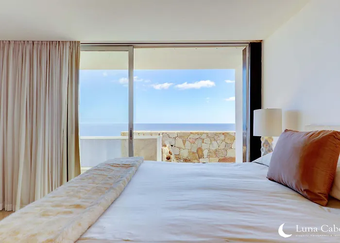Villa Pedregal Waterfront - Heated Pool & Views *